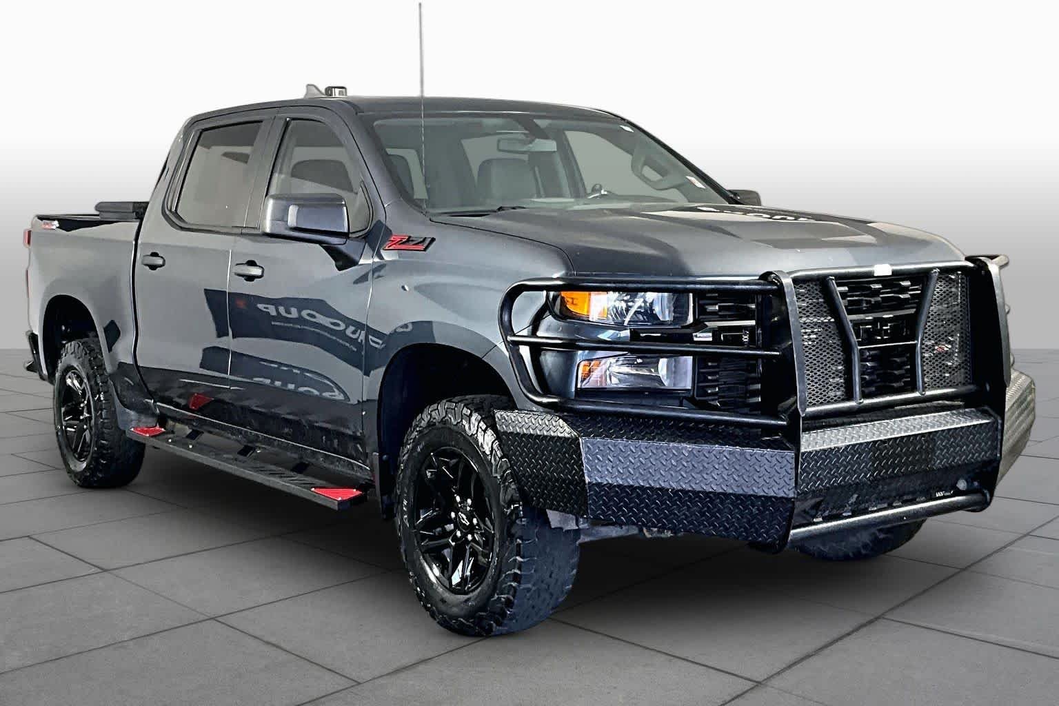 Used 2020 SHADOW GRAY METALLIC Chevrolet Custom Trail Boss image 3