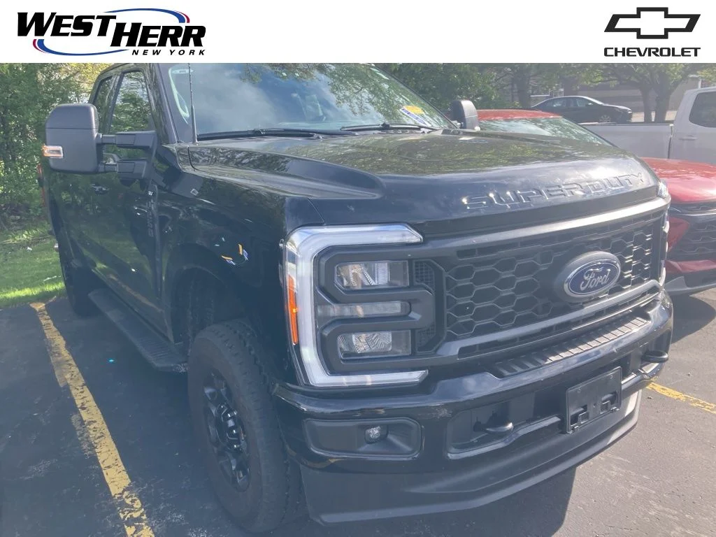 2023 Ford F-250 XLT 4x4 SuperCab 8' Box's photo