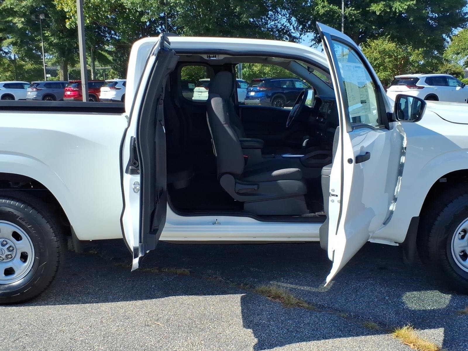 New 2026 Glacier White Nissan King Cab® S image 22