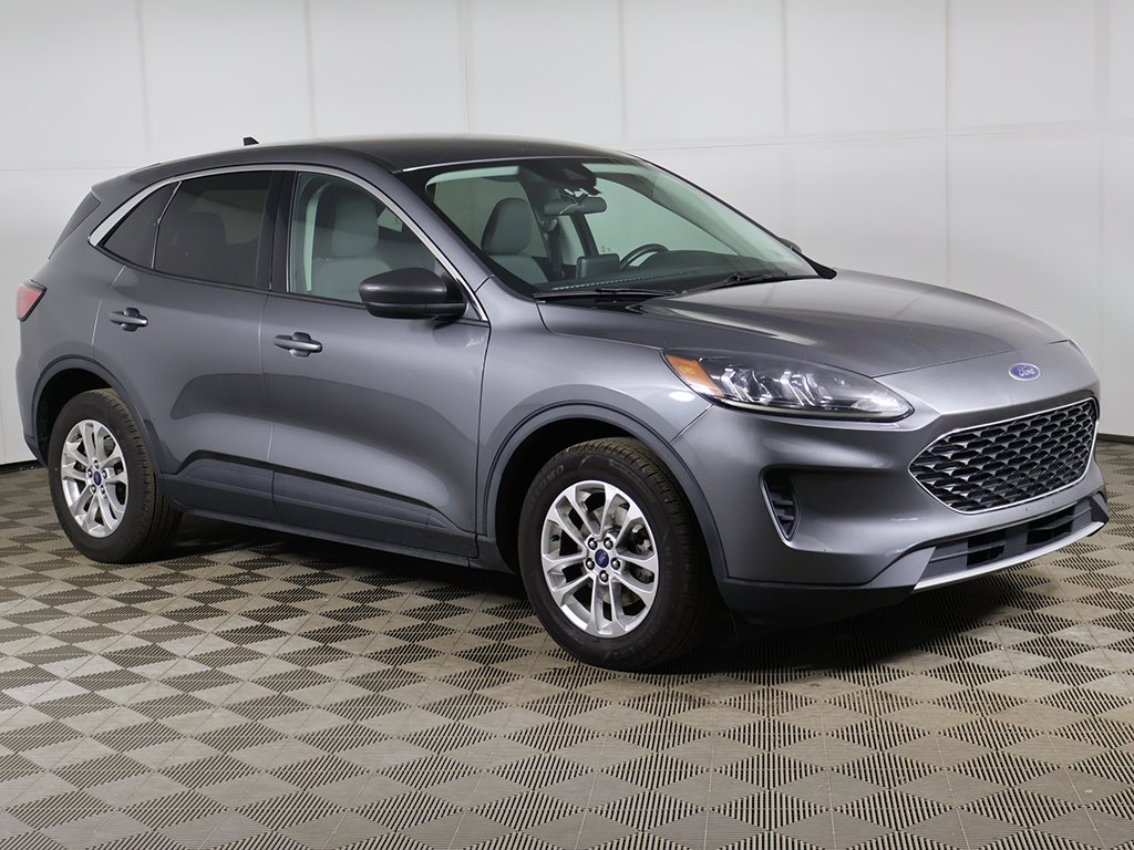 Used 2022 Ford Escape SE with VIN 1FMCU0G69NUB14845 for sale in Ewing Township, NJ