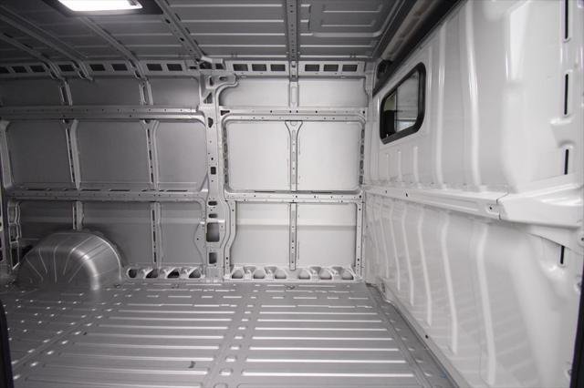New 2026 Bright Silver Metallic Clear-Coat Exterior Paint RAM Tradesman image 32
