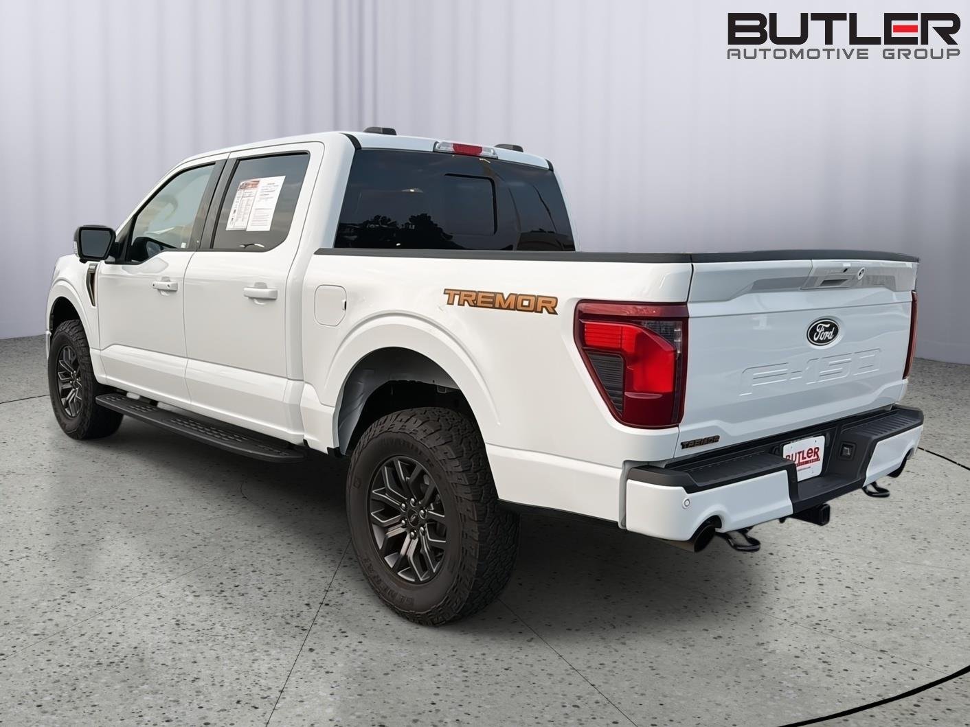 Used 2025 Oxford White Ford Tremor image 4