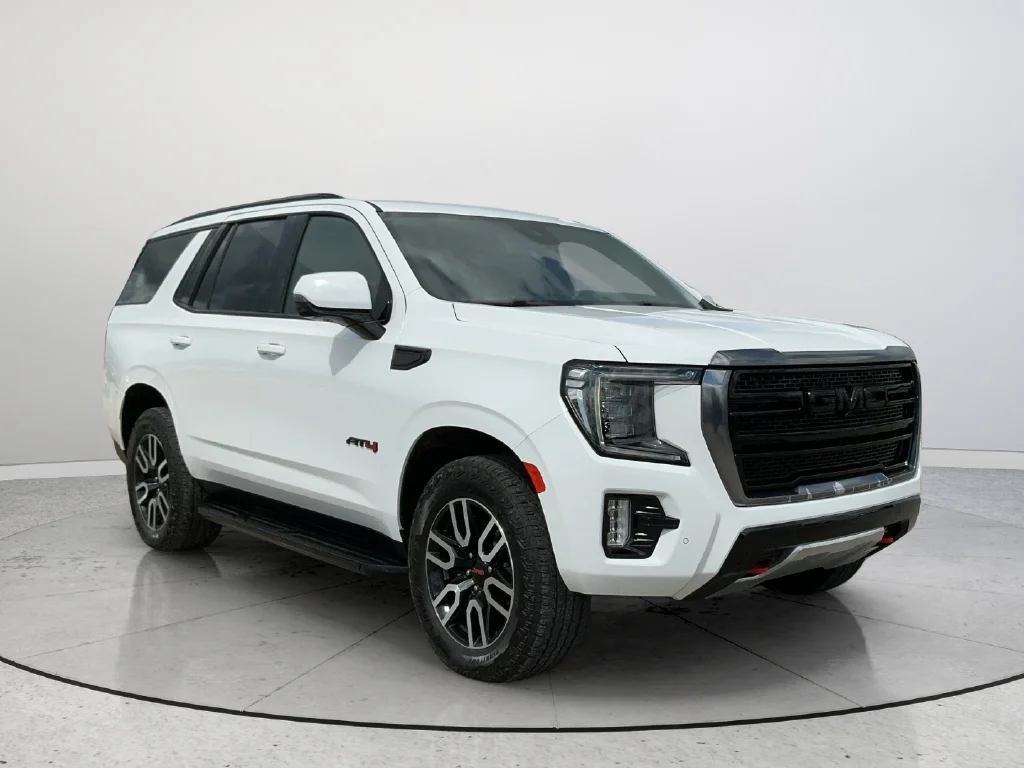 Used 2024 White GMC AT4 image 1