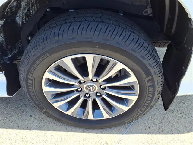 Used 2020 Starfire Pearl Lexus Luxury image 21