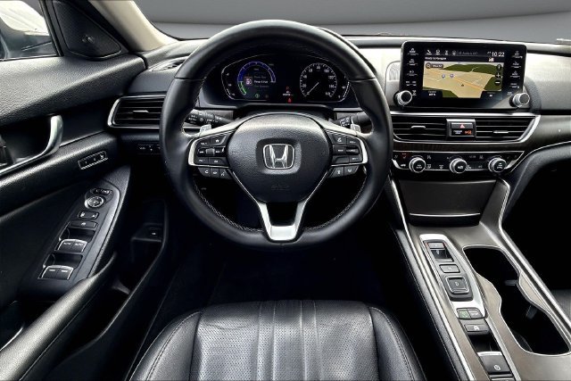 Used 2019 White Honda Touring image 10