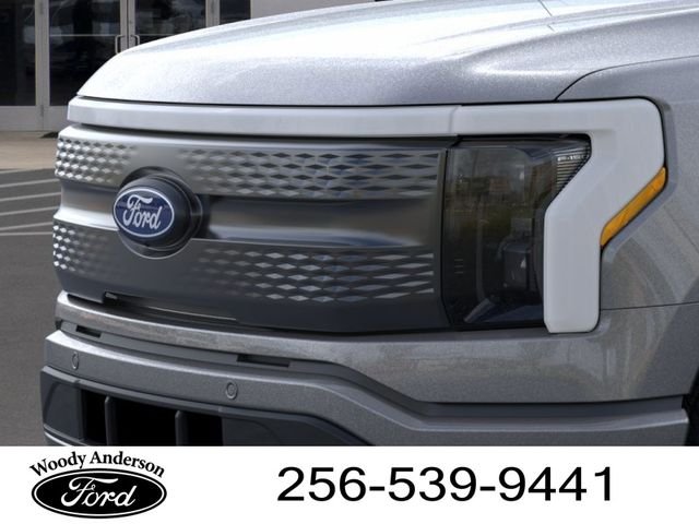 2025 Ford F-150 Lightning Flash - Photo 17
