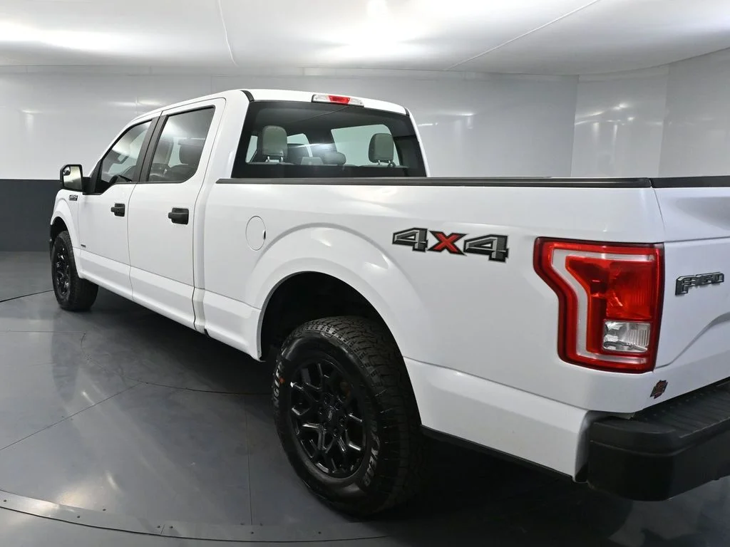 Used 2016 White Ford XL image 9