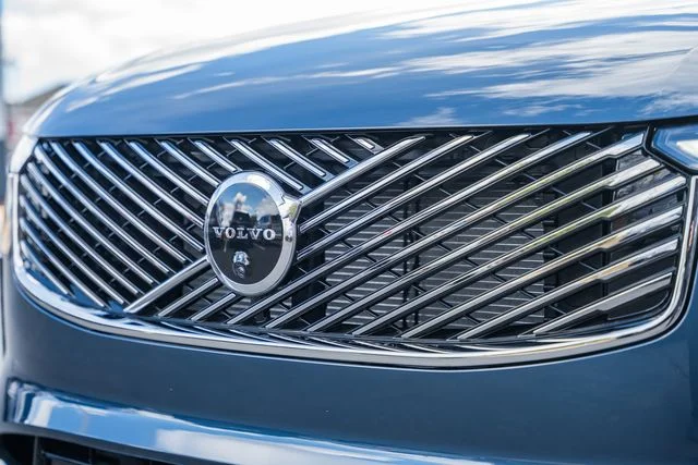 New 2026 Denim Blue Volvo T8 Plus image 12