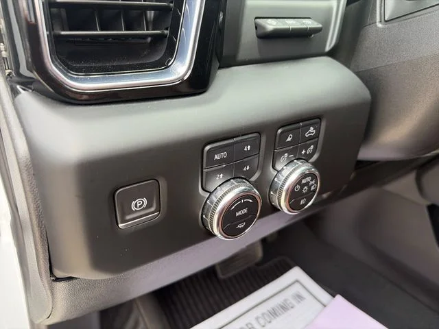 Used 2024 White GMC Denali Ultimate image 22