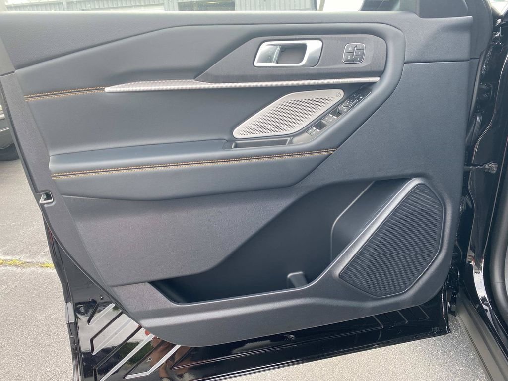 New 2026 Agate Black Metallic Ford Tremor® image 11