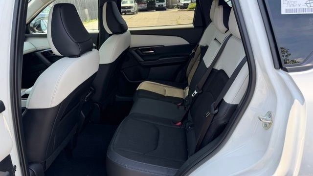 New 2026 Rhodium White Metallic Mazda 2.5 S Select AWD image 7