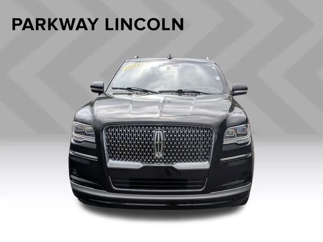 Used 2023 Black Lincoln Reserve image 2