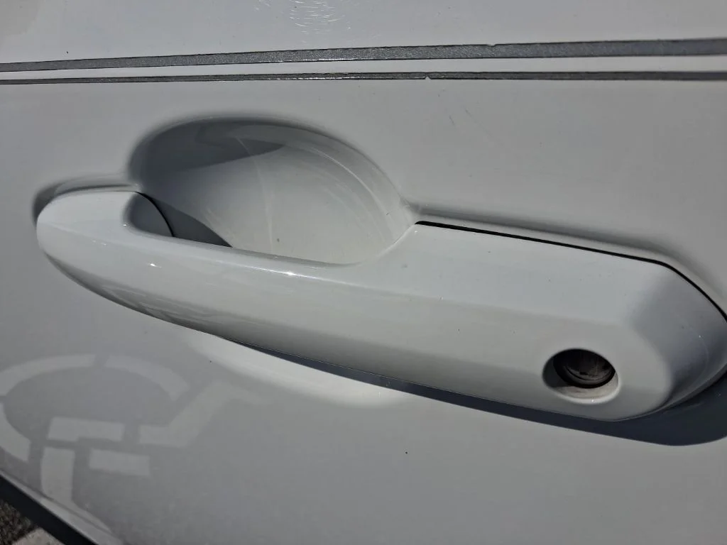 Used 2022 White Toyota LE image 16