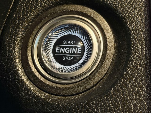 Certified Used 2022  Mercedes-Benz GLC 300 image 29
