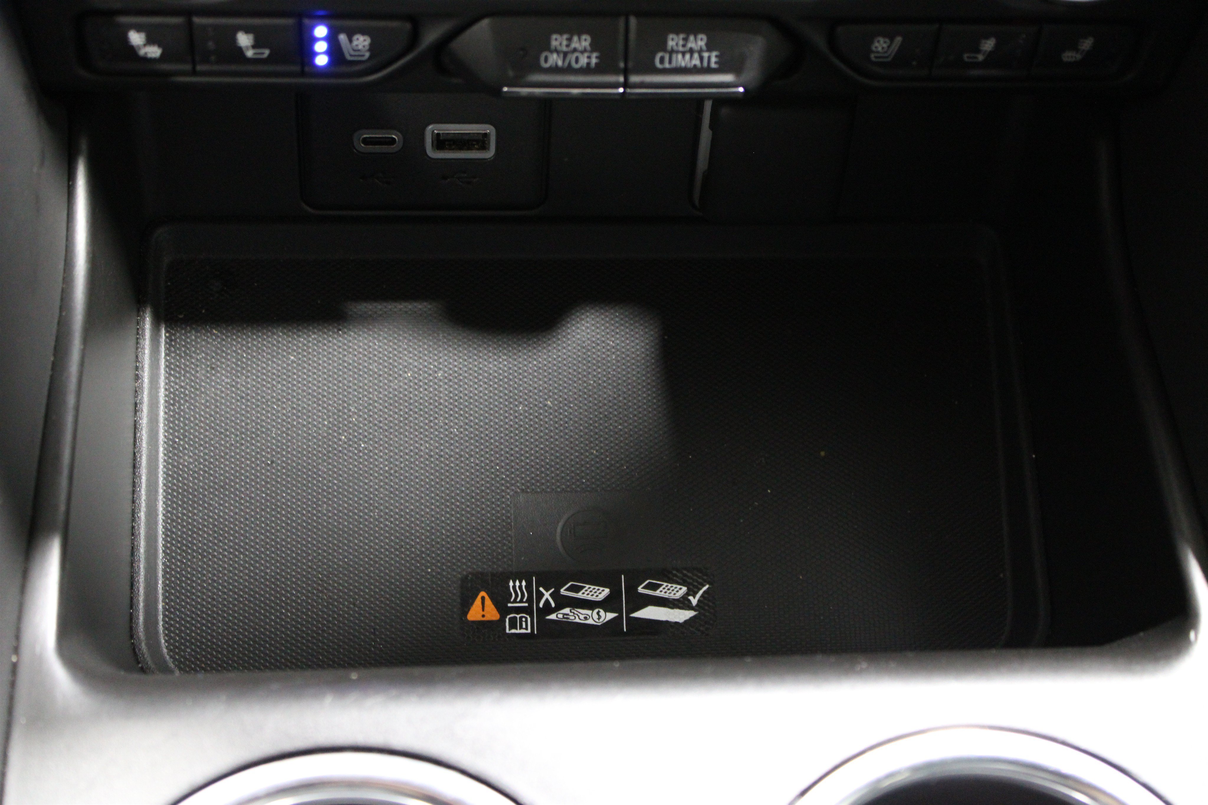 Used 2024 Iridescent Pearl Tricoat Chevrolet High Country image 23