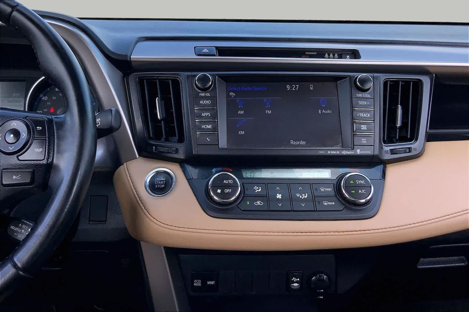 Used 2018 Super White Toyota XLE image 7