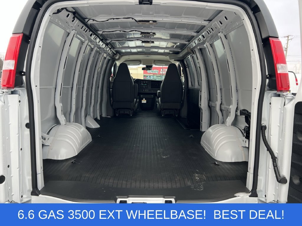 2025 Chevrolet Express Cargo Work Van - Photo 8
