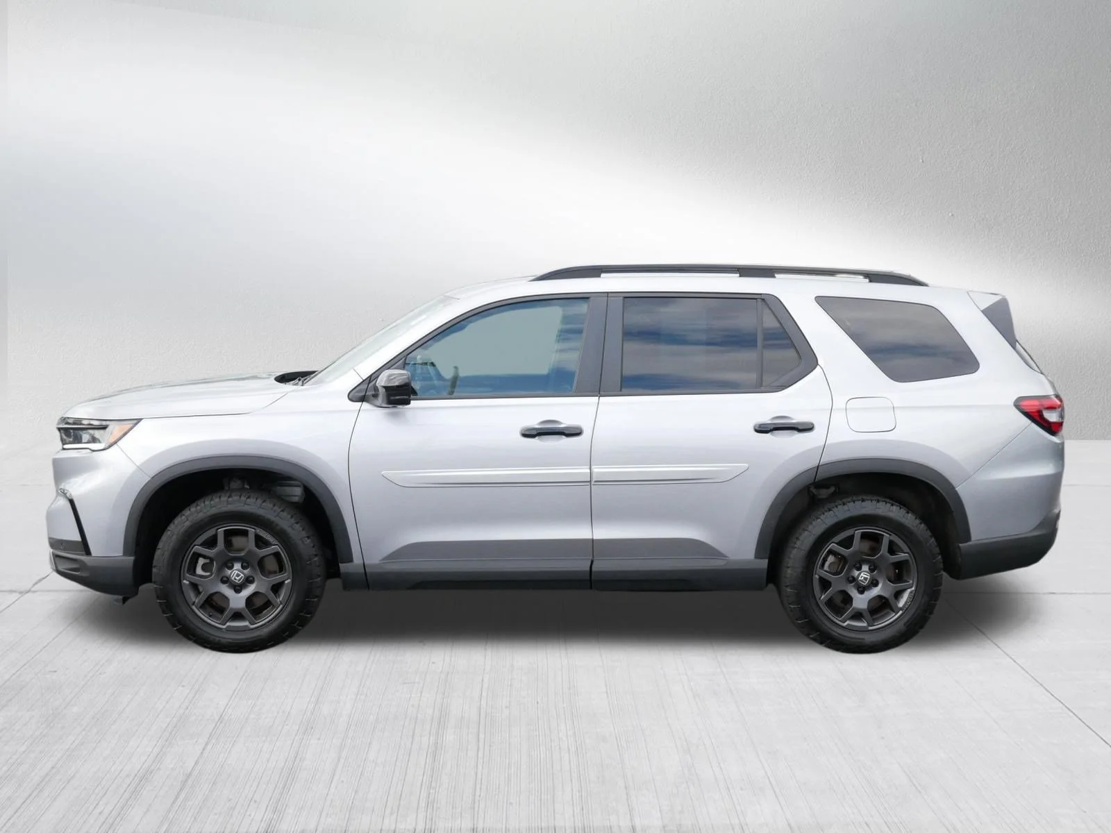 Used 2024 Lunar Silver Metallic Honda TrailSport image 4