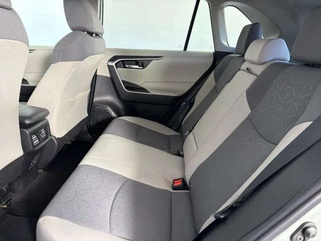 Used 2022  Toyota XLE image 34