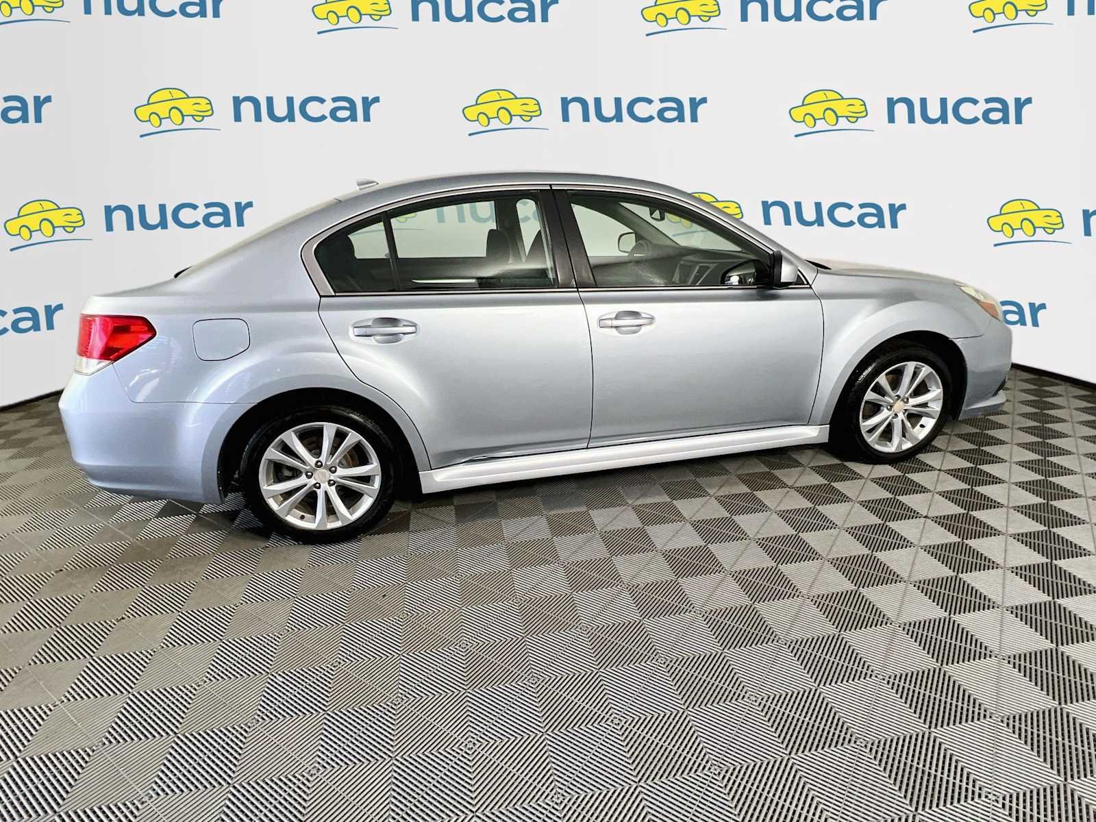 Used 2014 Ice Silver Metallic Subaru 2.5i Premium image 8