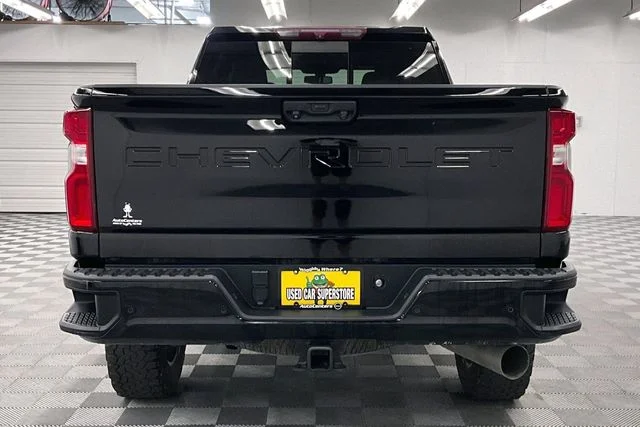 Used 2022 Black Chevrolet High Country image 5