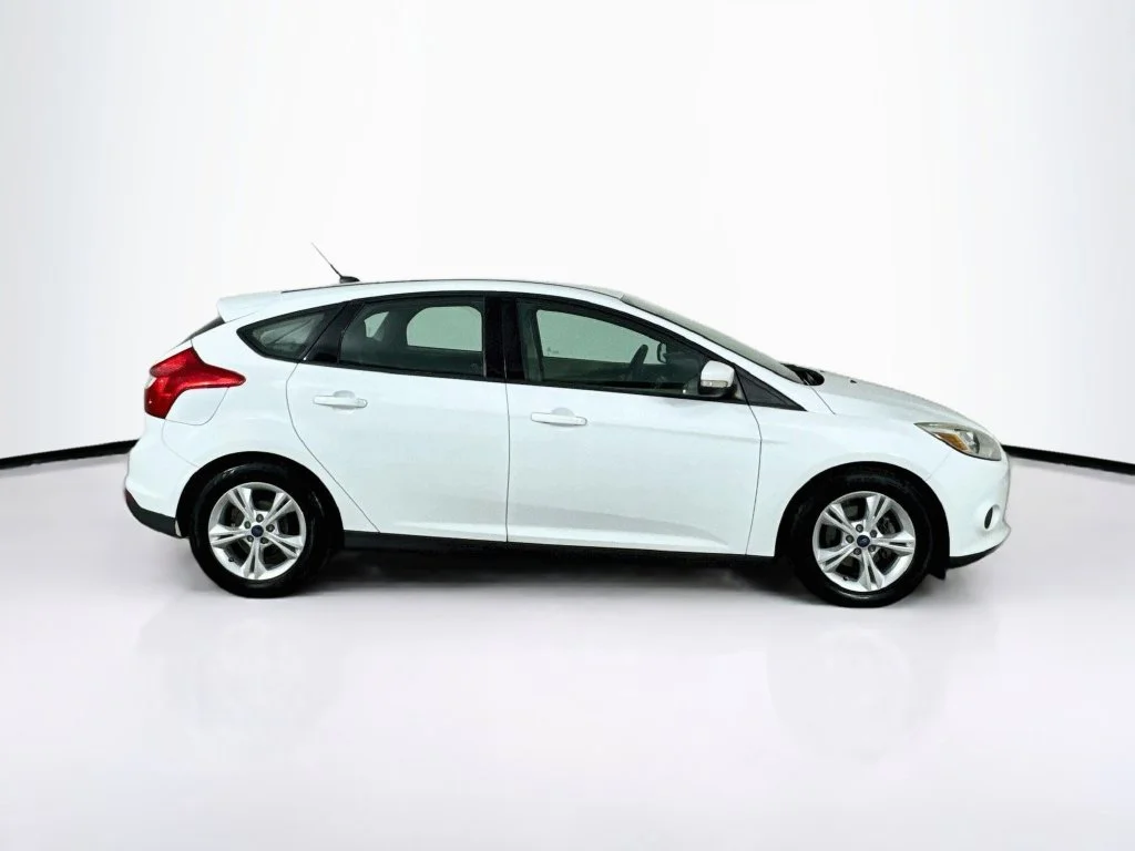 Used 2014 Oxford White Ford SE image 8