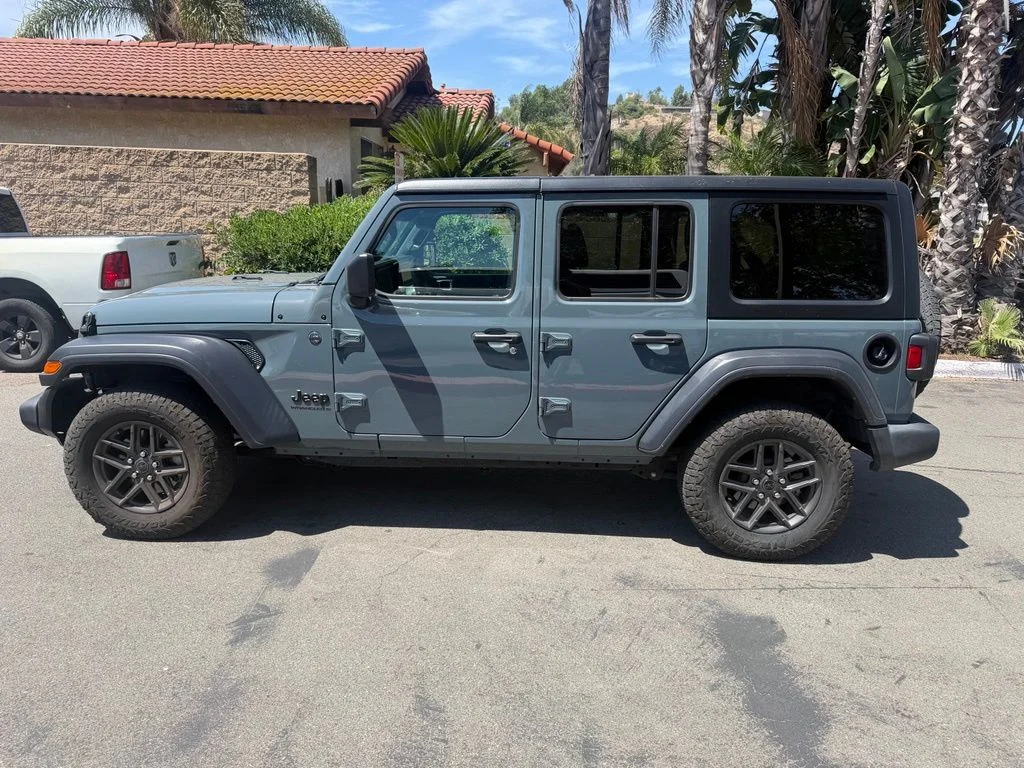 Used 2024 Gray Jeep Sport S image 8