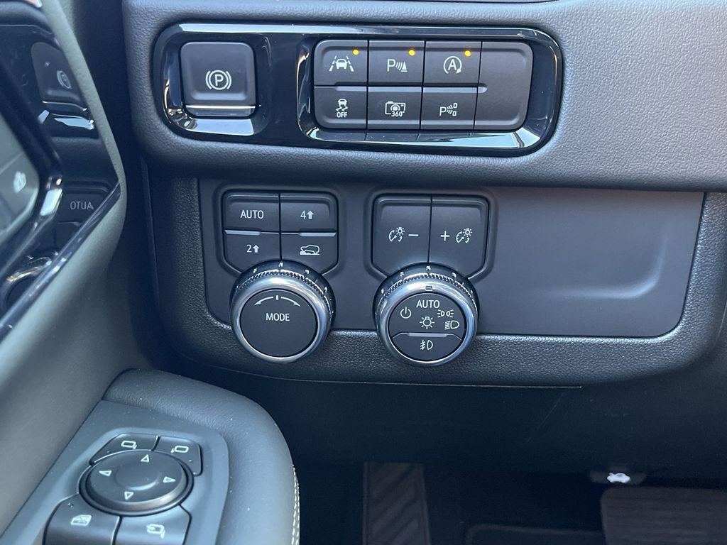 New 2026 Onyx Black GMC Elevation image 18