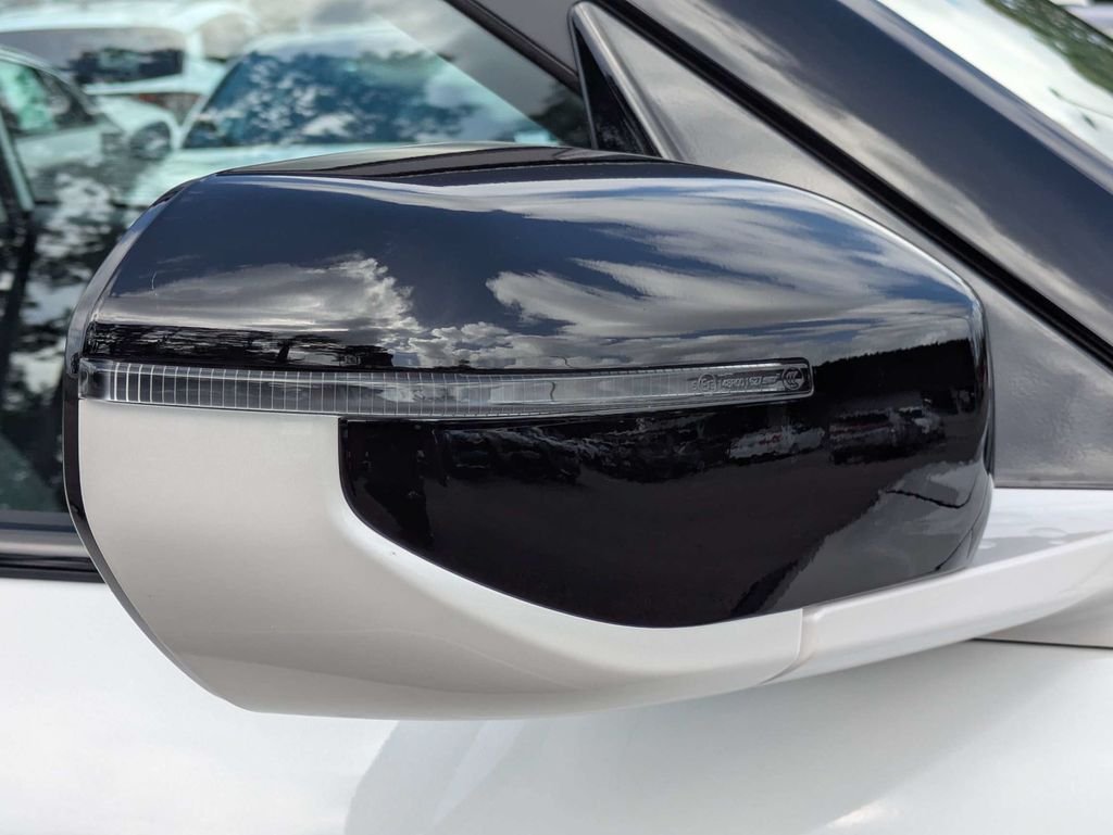 New 2027 Snow White Pearl Kia EX image 12