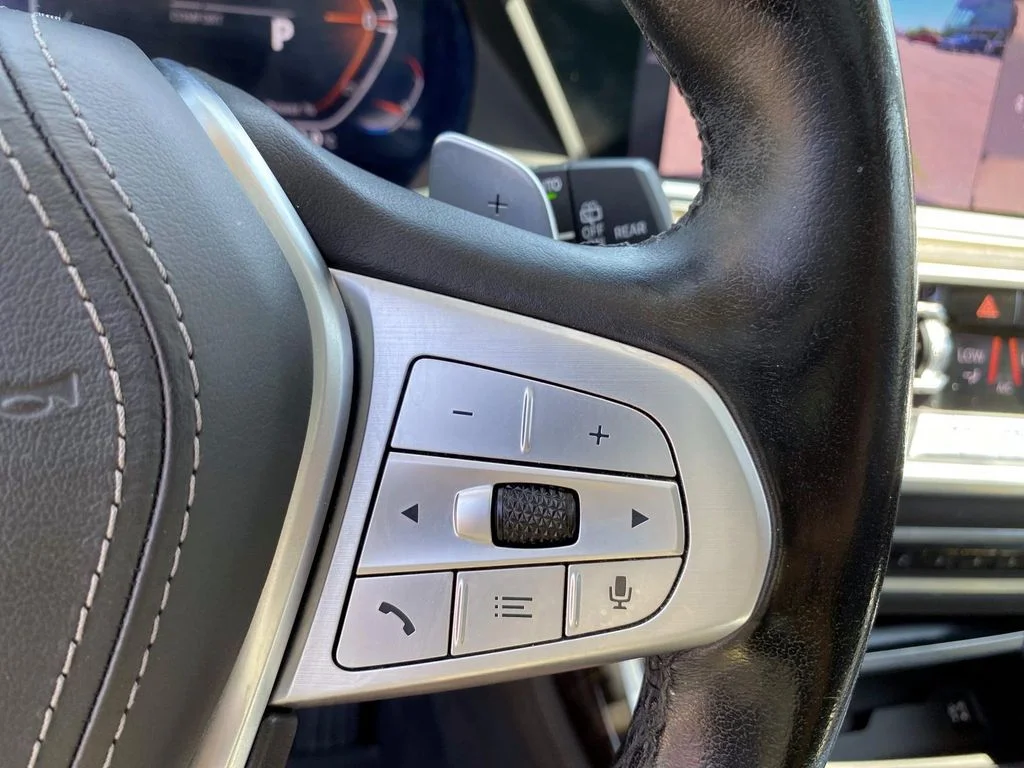 Used 2021 Phytonic Blue Metallic BMW xDrive40i image 19