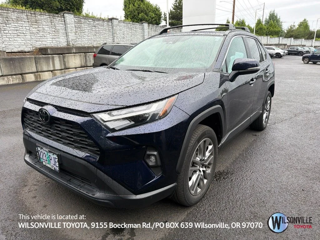 Certified Used 2023  Toyota XLE Premium image 1