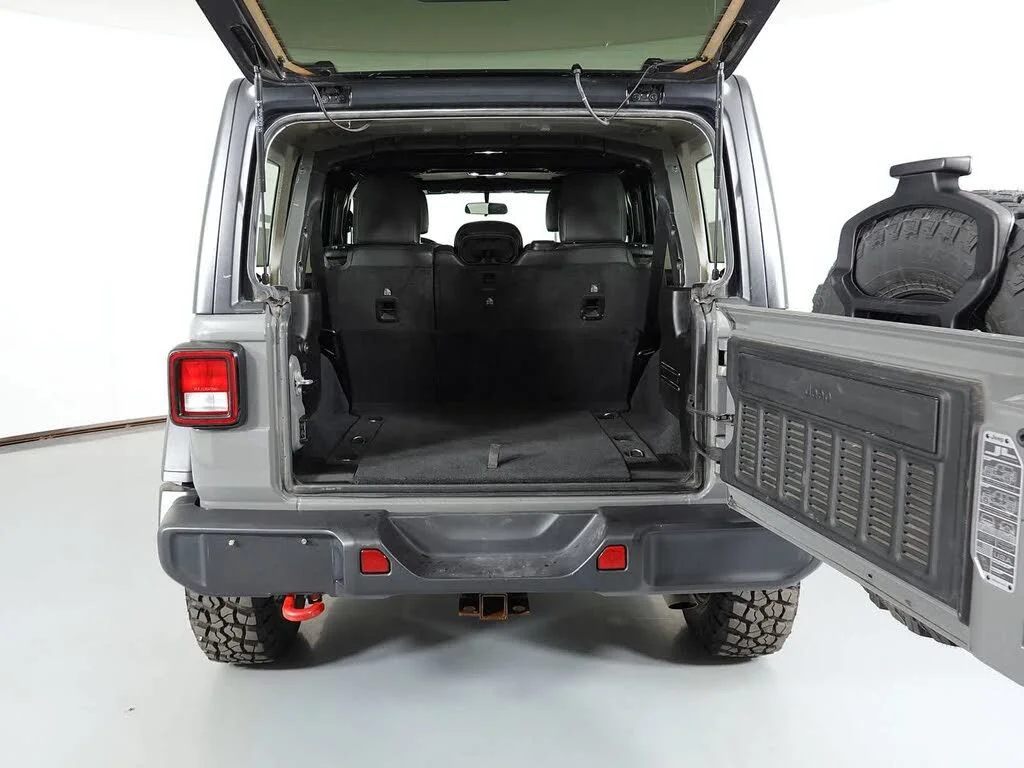 Certified Used 2021 Gray Jeep Unlimited Rubicon image 6