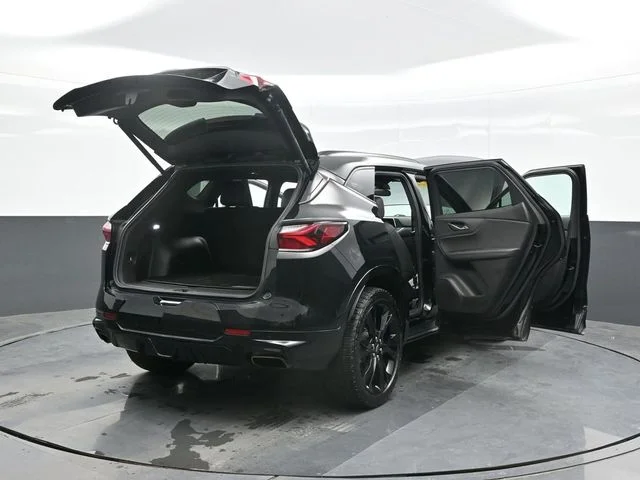 Used 2022 Black Chevrolet RS image 29