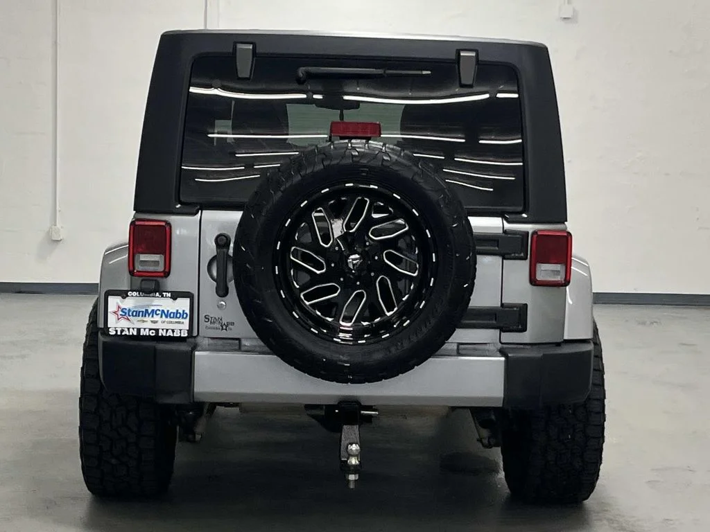 Used 2018 Billet Silver Metallic Clearcoat Jeep Sahara 4WD 3.6L HARD TOP image 7