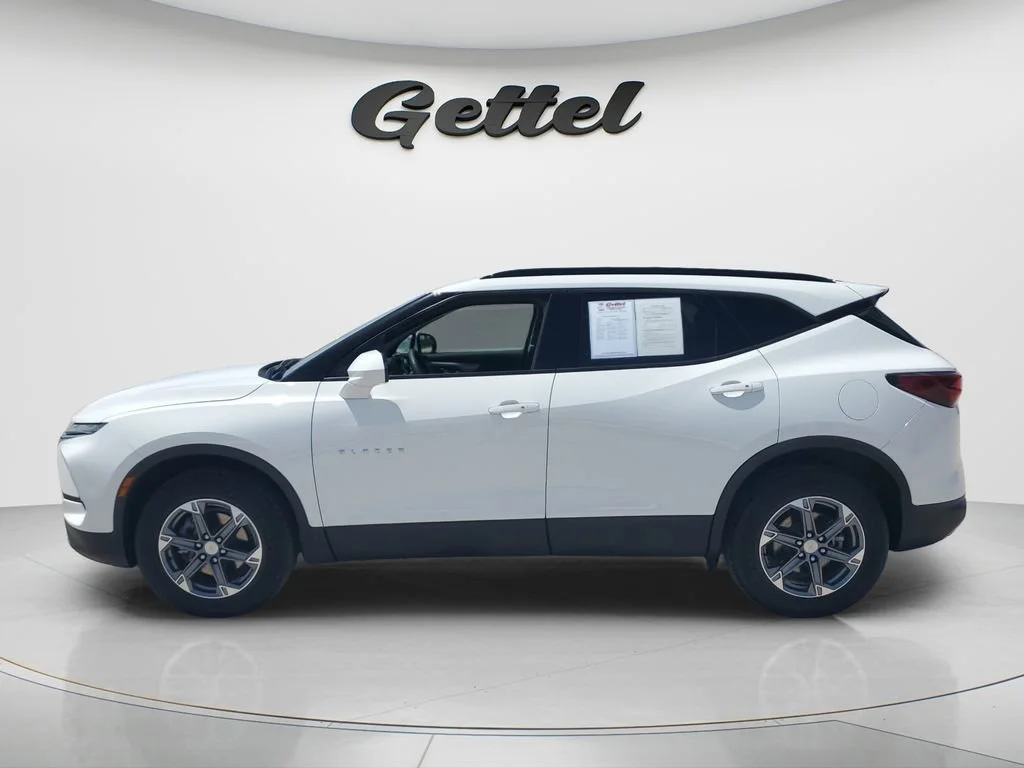 Used 2024 Summit White Chevrolet 2LT image 8