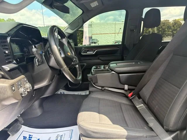 Used 2025 Black Chevrolet LT image 28