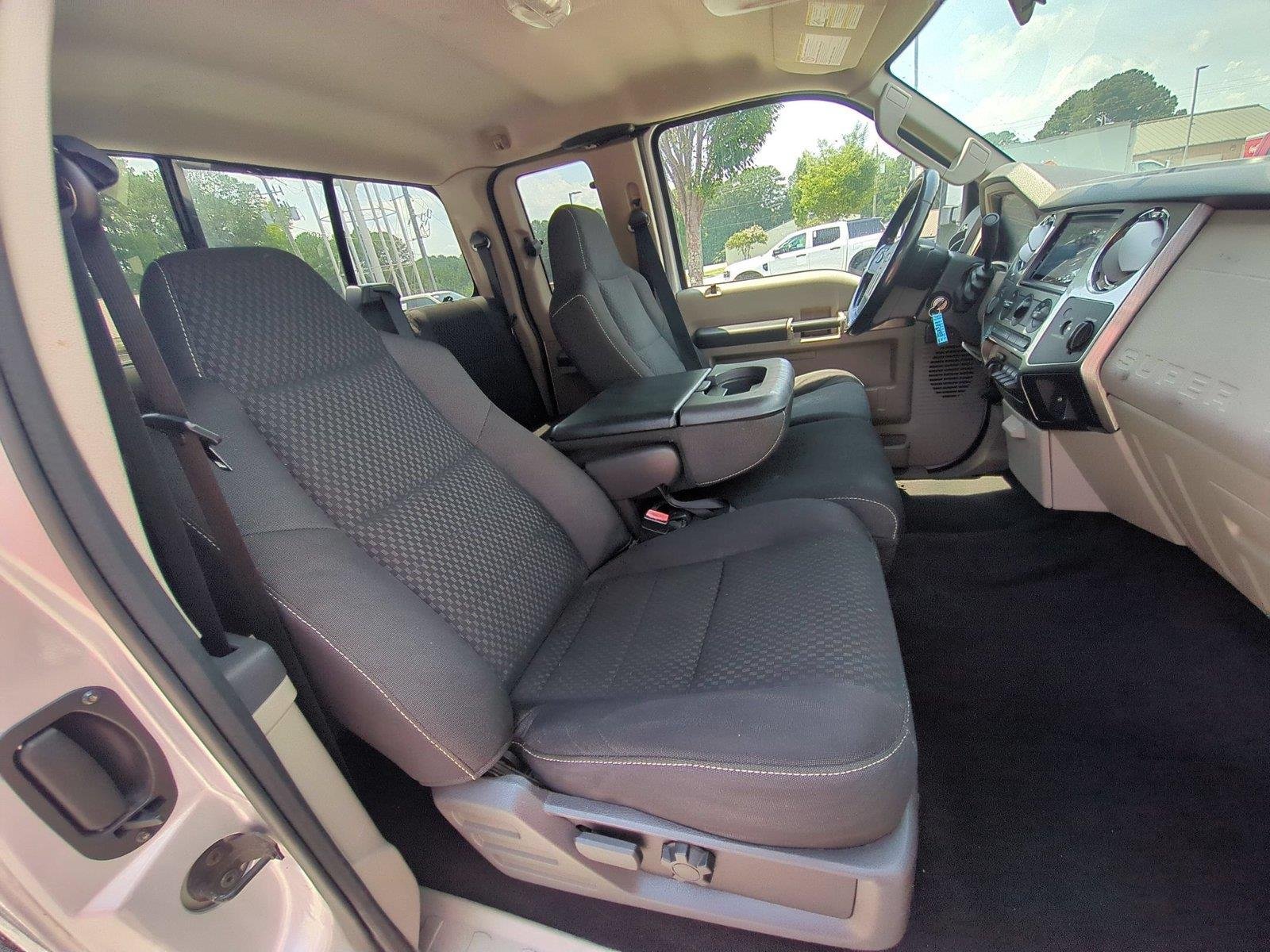 Used 2008 Silver Clearcoat Metallic Ford FX4 image 31
