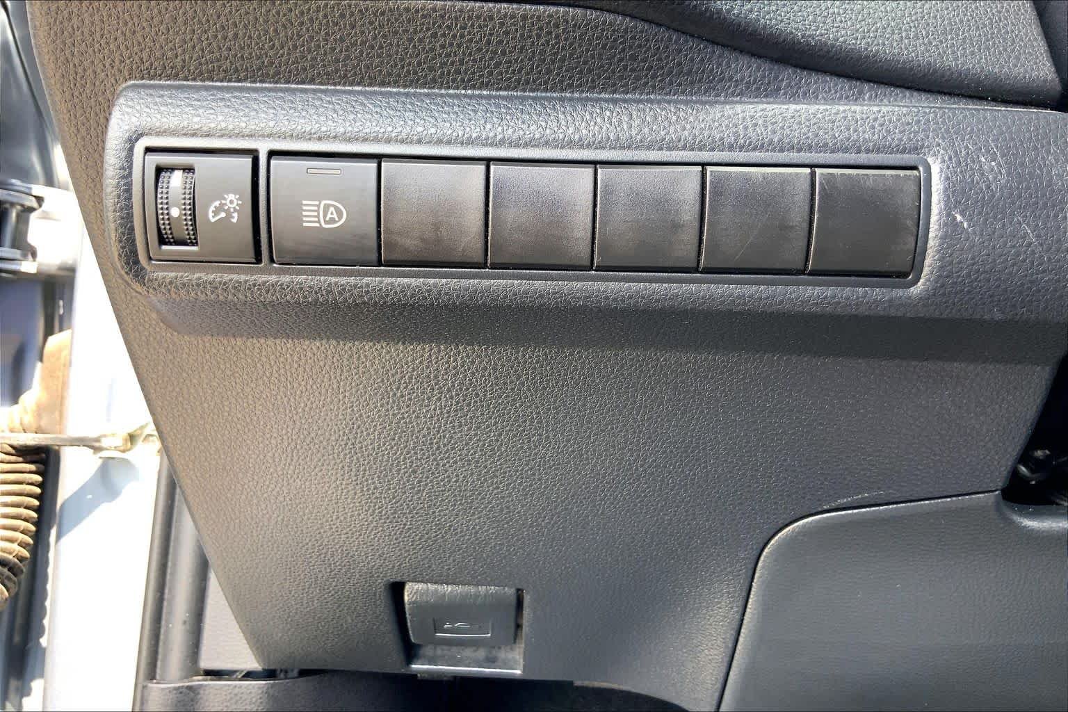 Used 2024 Celestite Toyota LE image 33
