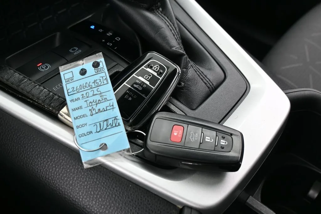 Used 2025 Ice Toyota XLE image 25