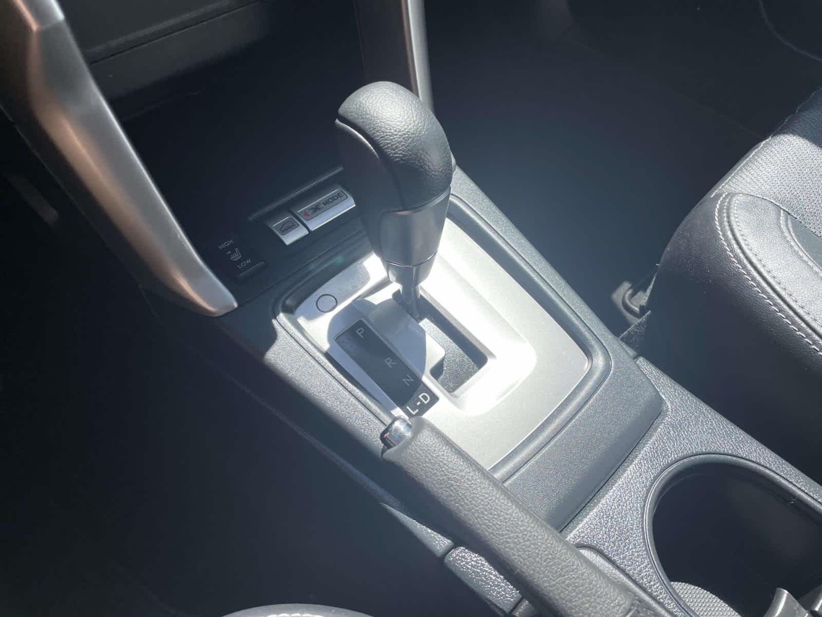 Used 2017 Ice Silver Metallic Subaru Limited image 31
