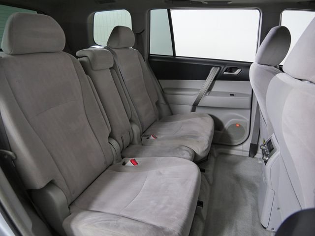 Used 2009 Silver Toyota Sport image 14