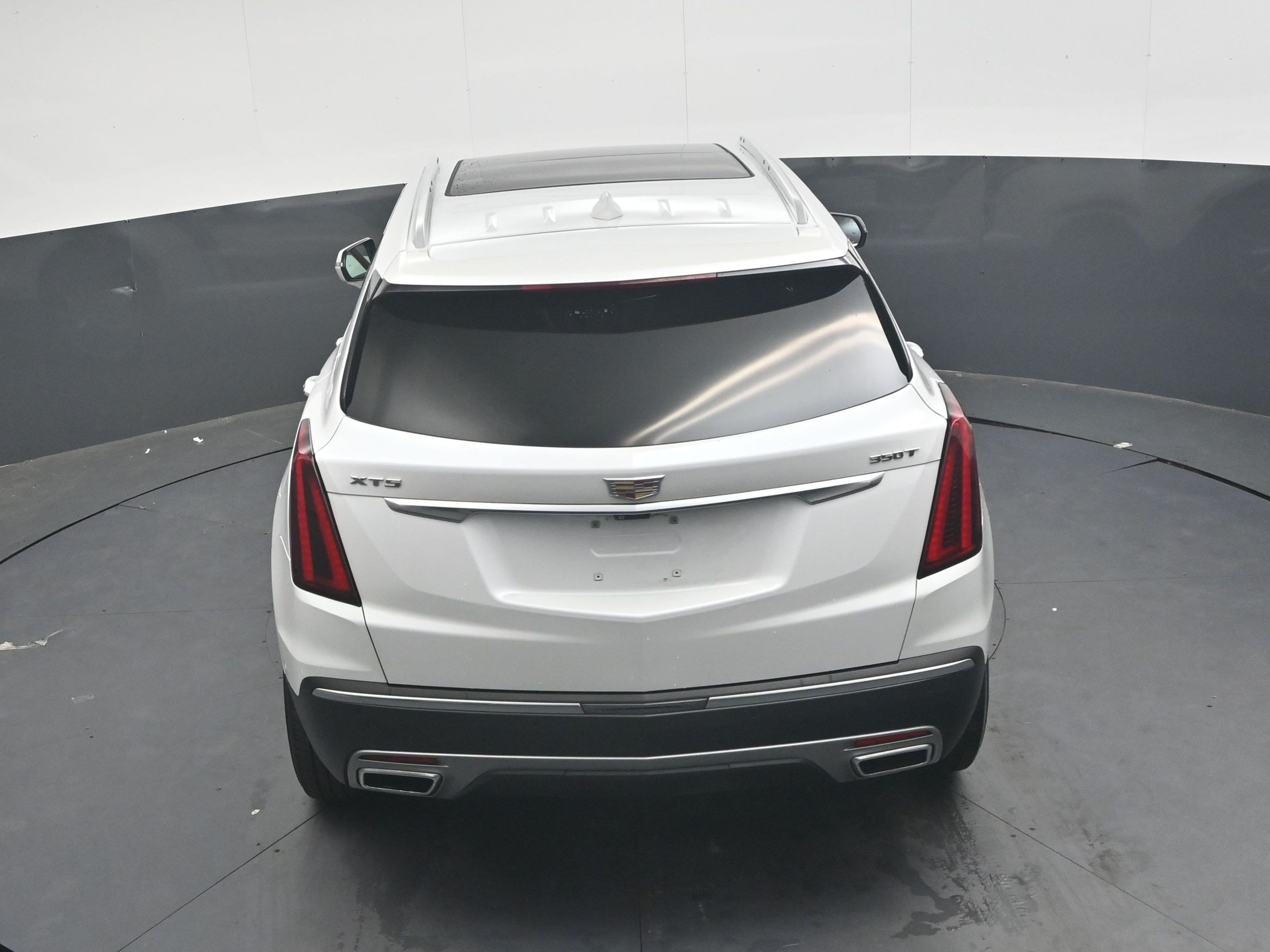 Used 2024 Crystal White Tricoat Cadillac FWD Premium Luxury image 21