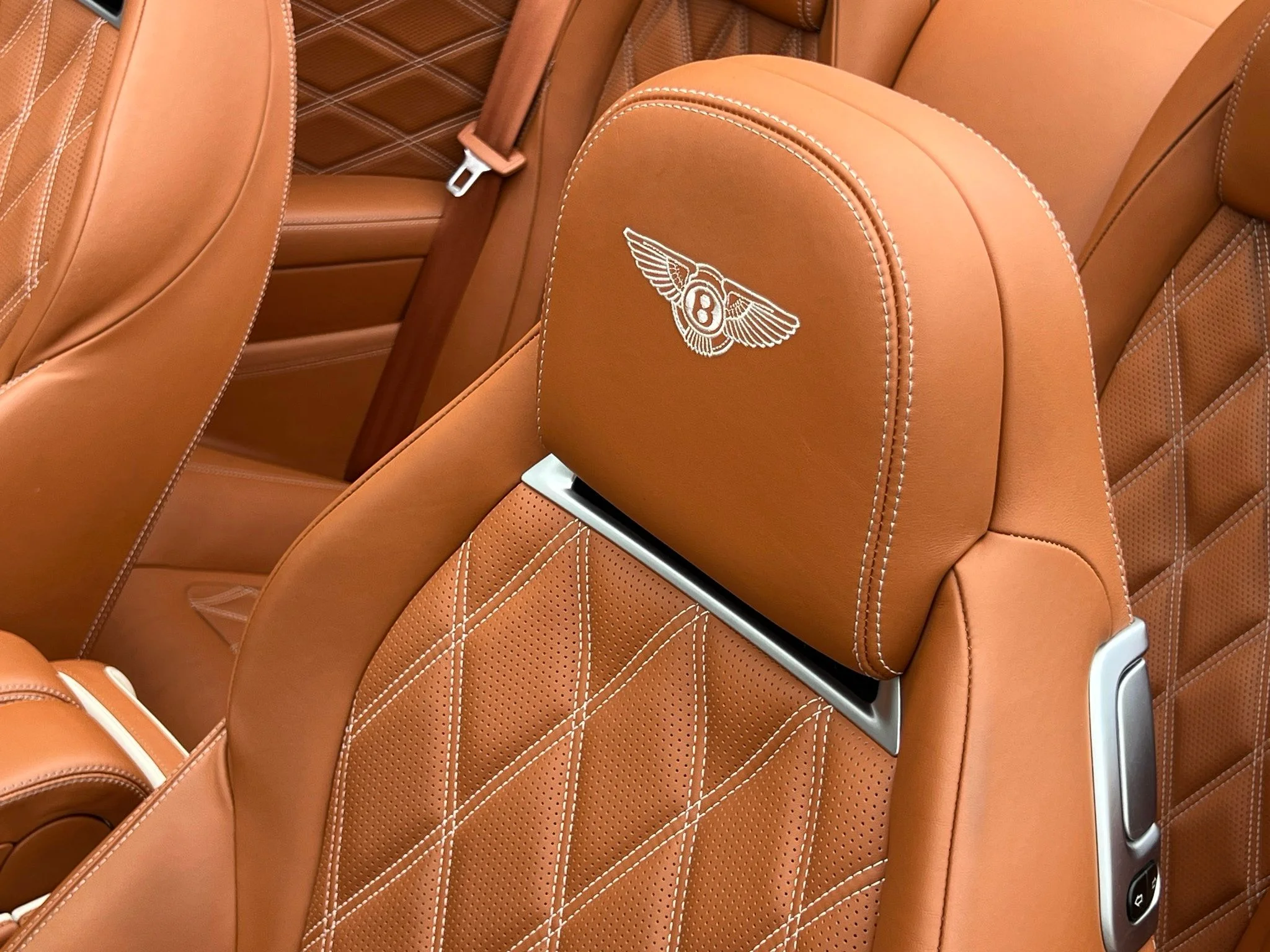 Used 2015  Bentley Speed image 38