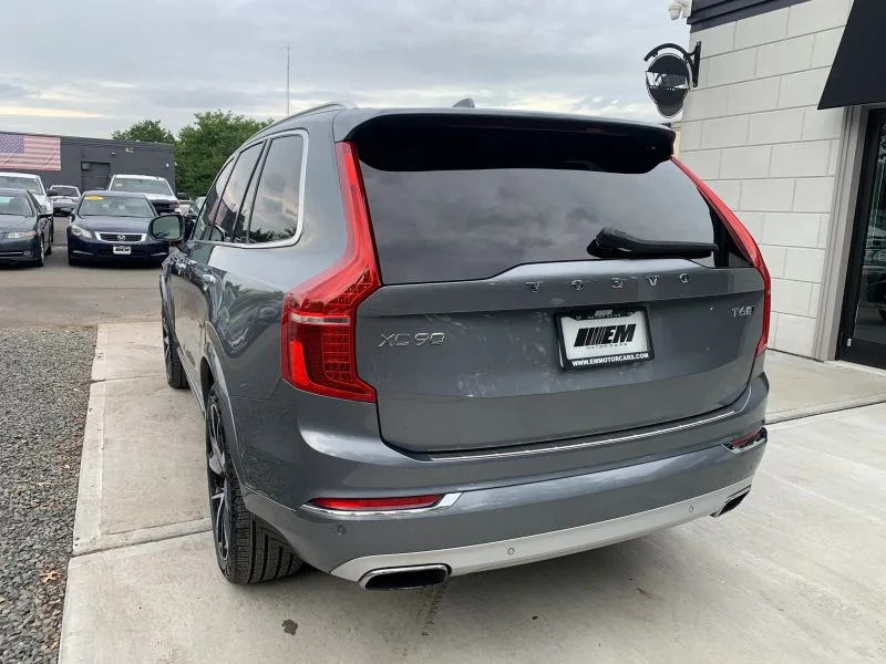 Used 2019 Gray Volvo T6 Inscription Sport Utility 4D image 5