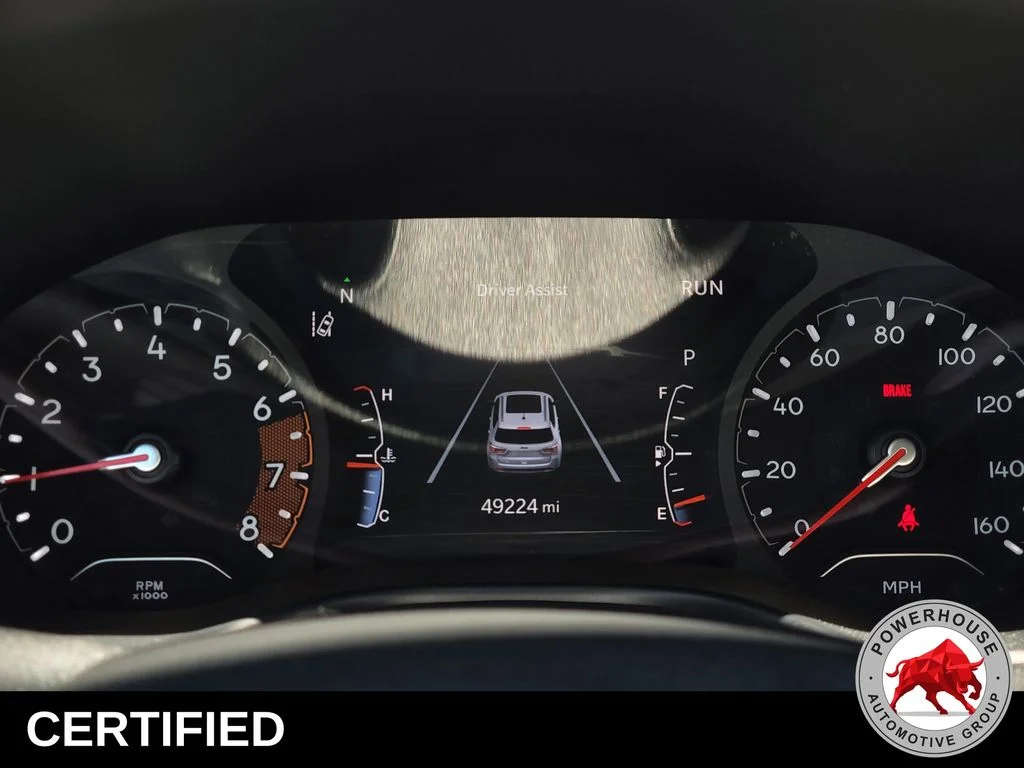 Used 2023 White Jeep Latitude Lux image 32