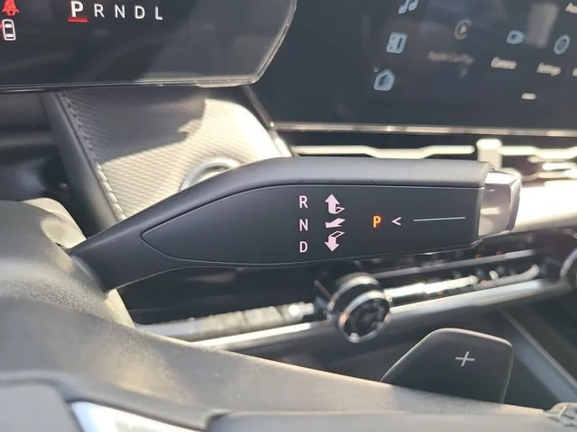 New 2027 Summit White Chevrolet LT image 33