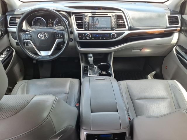 Used 2015 Silver Toyota Limited image 16