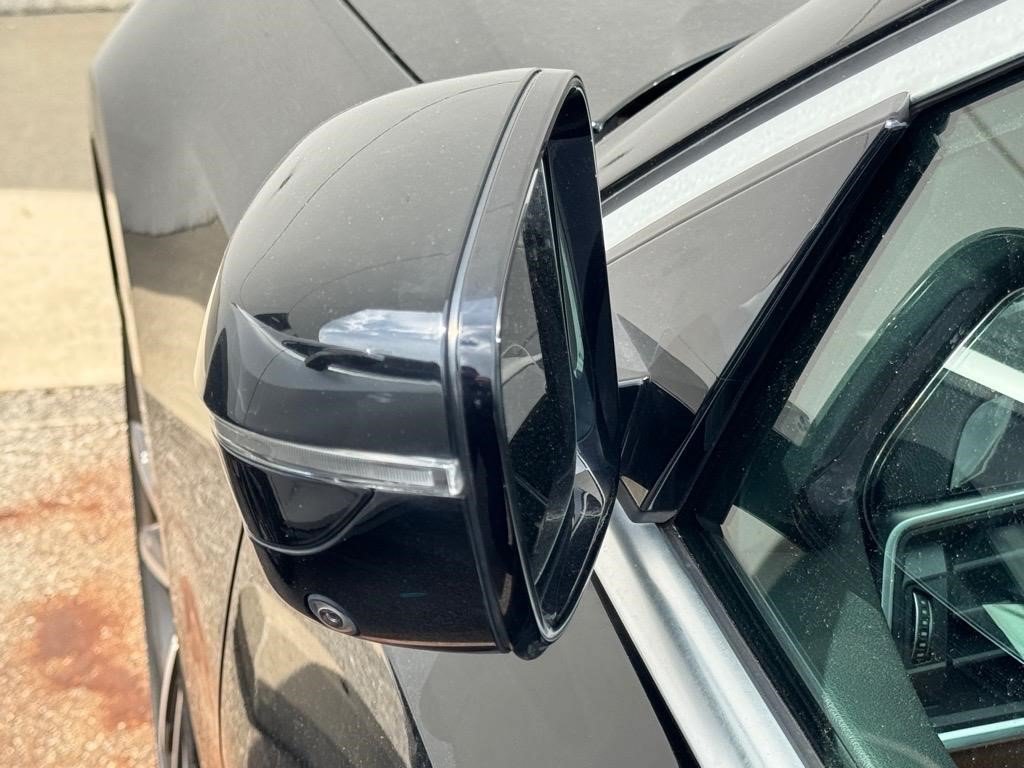 Used 2021 Jet Black BMW 330i image 23