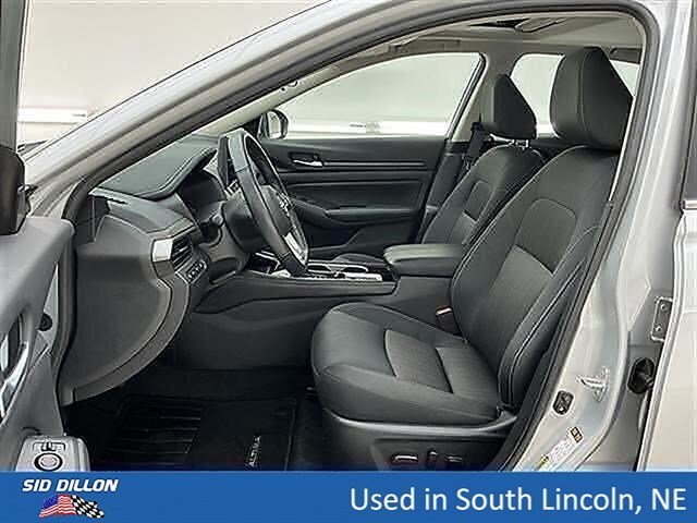 Used 2024 Brilliant Silver Metallic Nissan 2.5 SV image 17