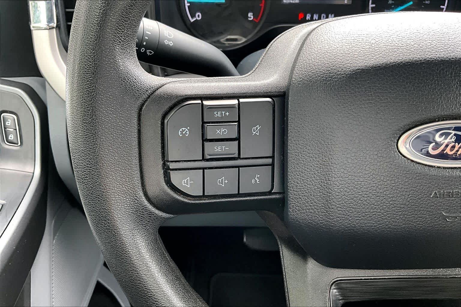 Used 2025 Oxford White Ford XLT image 22